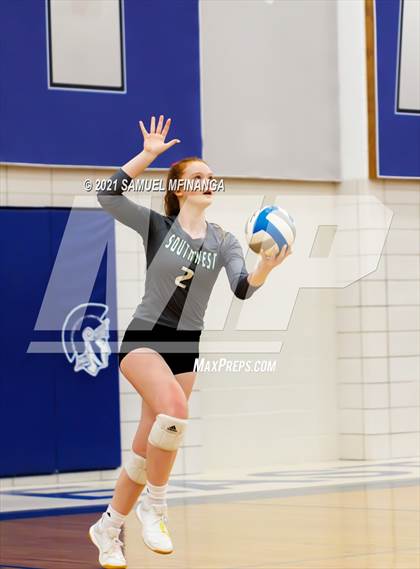 Thumbnail 2 in Lincoln Southwest vs. Pius X photogallery.