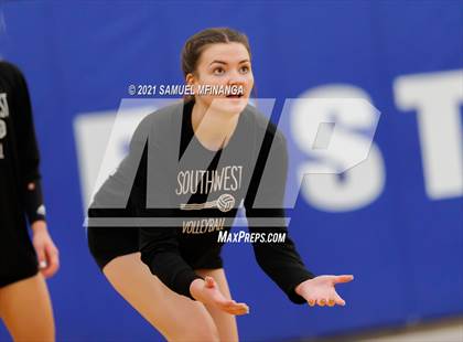 Thumbnail 1 in Lincoln Southwest vs. Pius X photogallery.