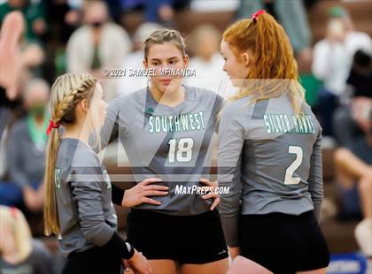 Thumbnail 2 in Lincoln Southwest vs. Pius X photogallery.