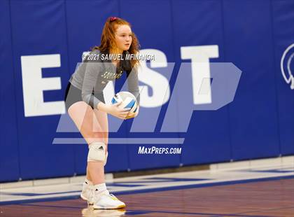 Thumbnail 2 in Lincoln Southwest vs. Pius X photogallery.