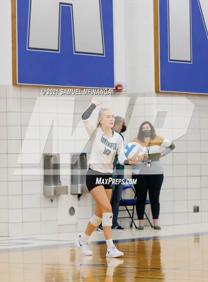 Thumbnail 2 in Lincoln Southwest vs. Pius X photogallery.