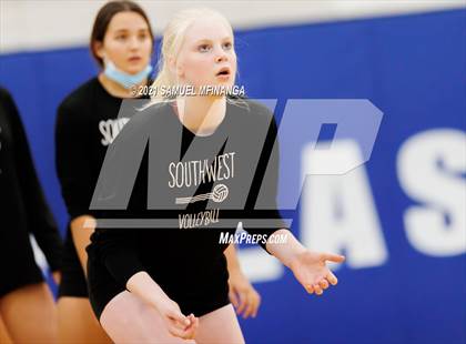 Thumbnail 1 in Lincoln Southwest vs. Pius X photogallery.