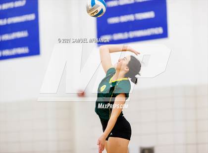 Thumbnail 2 in Lincoln Southwest vs. Pius X photogallery.