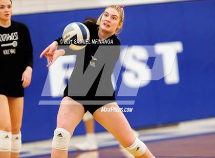 Thumbnail 1 in Lincoln Southwest vs. Pius X photogallery.