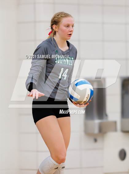 Thumbnail 2 in Lincoln Southwest vs. Pius X photogallery.