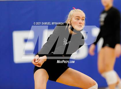 Thumbnail 1 in Lincoln Southwest vs. Pius X photogallery.