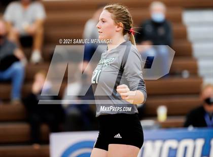 Thumbnail 2 in Lincoln Southwest vs. Pius X photogallery.
