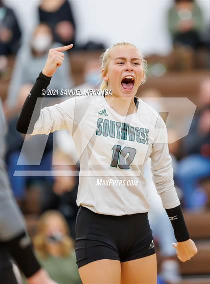 Thumbnail 1 in Lincoln Southwest vs. Pius X photogallery.