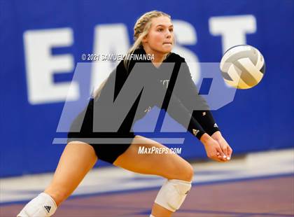 Thumbnail 3 in Lincoln Southwest vs. Pius X photogallery.
