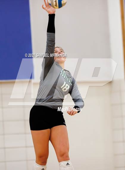 Thumbnail 3 in Lincoln Southwest vs. Pius X photogallery.