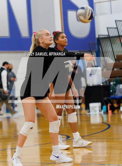 Thumbnail 1 in Lincoln Southwest vs. Pius X photogallery.