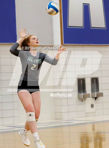 Thumbnail 3 in Lincoln Southwest vs. Pius X photogallery.