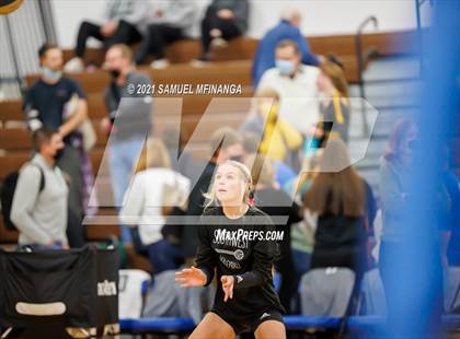 Thumbnail 2 in Lincoln Southwest vs. Pius X photogallery.