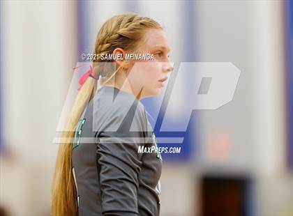 Thumbnail 1 in Lincoln Southwest vs. Pius X photogallery.
