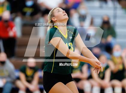 Thumbnail 1 in Lincoln Southwest vs. Pius X photogallery.