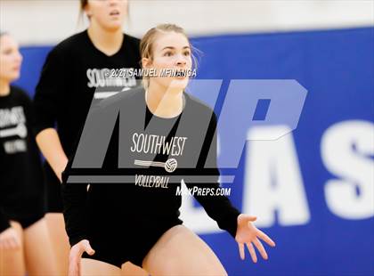 Thumbnail 2 in Lincoln Southwest vs. Pius X photogallery.