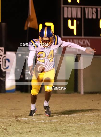 Thumbnail 1 in Sweetwater @ Smith County (TSSAA 3A 1st Round Playoff) photogallery.