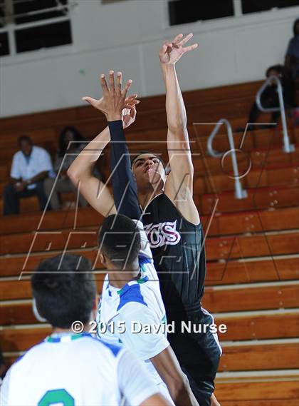 Thumbnail 2 in Antelope Valley Christian vs. Littlerock photogallery.