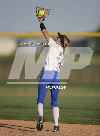 Thumbnail 1 in Columbia @ Belleville West photogallery.
