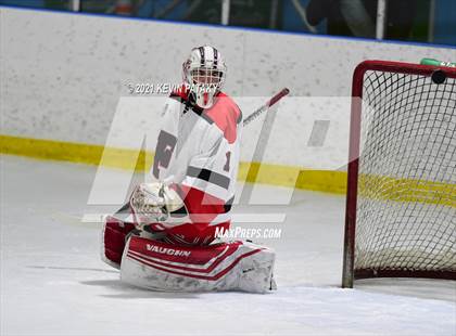 Thumbnail 1 in Greenwich @ Fairfield Warde/Ludlowe (FCIAC D1 Semifinal) photogallery.