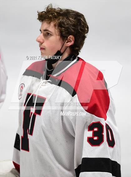 Thumbnail 2 in Greenwich @ Fairfield Warde/Ludlowe (FCIAC D1 Semifinal) photogallery.