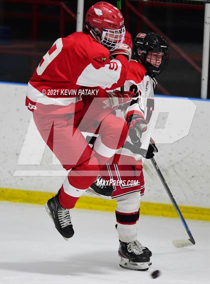 Thumbnail 2 in Greenwich @ Fairfield Warde/Ludlowe (FCIAC D1 Semifinal) photogallery.