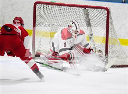 Thumbnail 2 in Greenwich @ Fairfield Warde/Ludlowe (FCIAC D1 Semifinal) photogallery.
