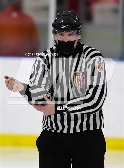 Thumbnail 1 in Greenwich @ Fairfield Warde/Ludlowe (FCIAC D1 Semifinal) photogallery.