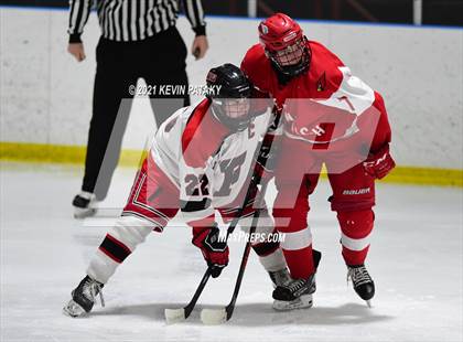 Thumbnail 1 in Greenwich @ Fairfield Warde/Ludlowe (FCIAC D1 Semifinal) photogallery.