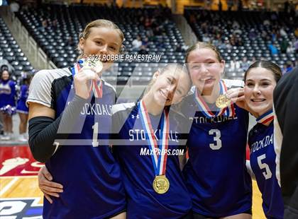 Thumbnail 1 in Boyd vs. Stockdale (UIL 3A Volleyball Division II Final Medal Ceremony) photogallery.