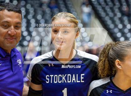 Thumbnail 3 in Boyd vs. Stockdale (UIL 3A Volleyball Division II Final Medal Ceremony) photogallery.