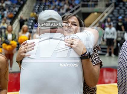 Thumbnail 1 in Boyd vs. Stockdale (UIL 3A Volleyball Division II Final Medal Ceremony) photogallery.