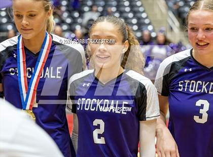 Thumbnail 1 in Boyd vs. Stockdale (UIL 3A Volleyball Division II Final Medal Ceremony) photogallery.