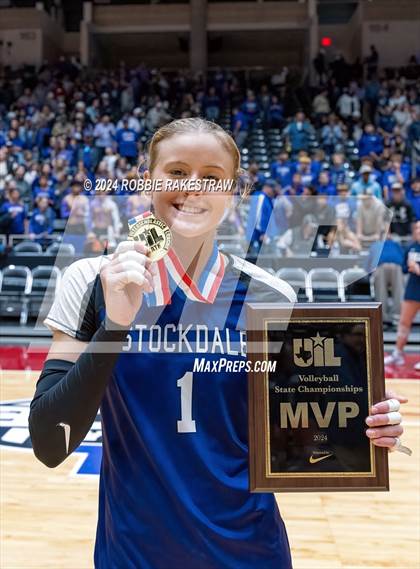 Thumbnail 3 in Boyd vs. Stockdale (UIL 3A Volleyball Division II Final Medal Ceremony) photogallery.