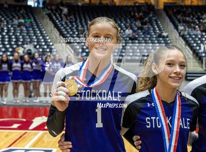 Thumbnail 2 in Boyd vs. Stockdale (UIL 3A Volleyball Division II Final Medal Ceremony) photogallery.