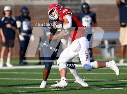 Thumbnail 2 in Chattanooga Prep vs Whitwell (Blue Cross Bowl) photogallery.