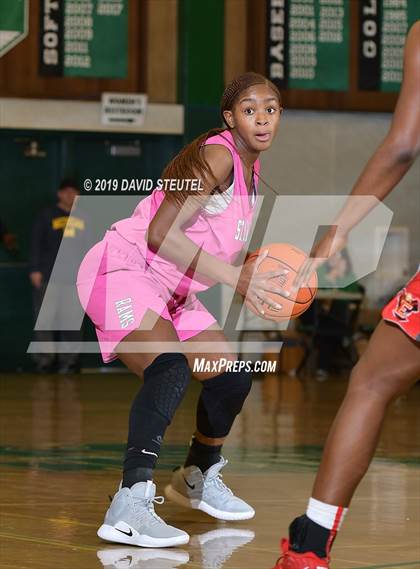 Thumbnail 3 in St. Mary's vs. Etiwanda (St. Mary's Stockton MLK Showcase) photogallery.