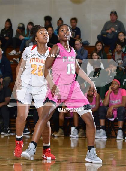 Thumbnail 3 in St. Mary's vs. Etiwanda (St. Mary's Stockton MLK Showcase) photogallery.