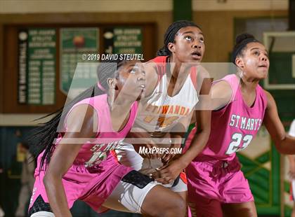 Thumbnail 2 in St. Mary's vs. Etiwanda (St. Mary's Stockton MLK Showcase) photogallery.