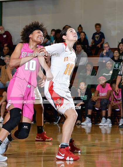 Thumbnail 1 in St. Mary's vs. Etiwanda (St. Mary's Stockton MLK Showcase) photogallery.