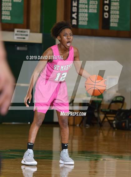 Thumbnail 2 in St. Mary's vs. Etiwanda (St. Mary's Stockton MLK Showcase) photogallery.
