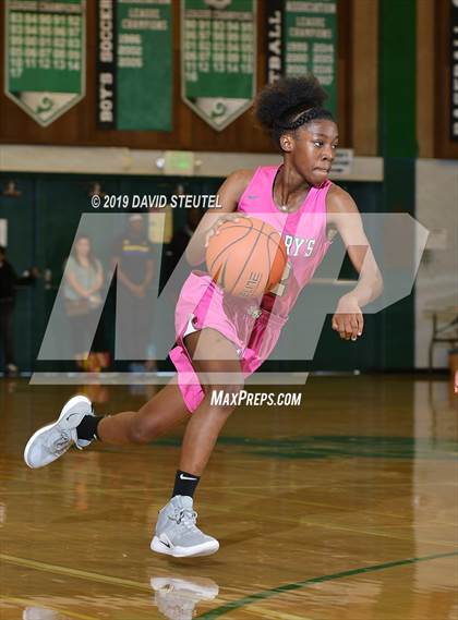 Thumbnail 3 in St. Mary's vs. Etiwanda (St. Mary's Stockton MLK Showcase) photogallery.