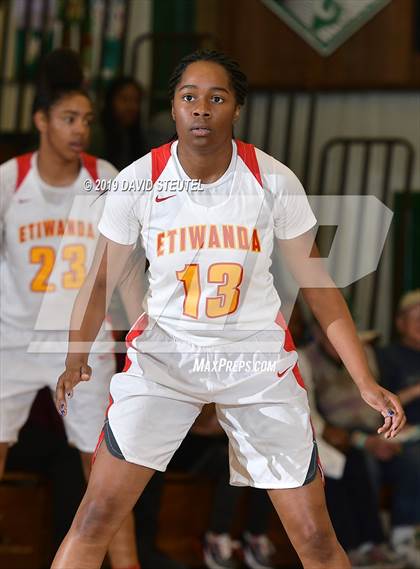 Thumbnail 3 in St. Mary's vs. Etiwanda (St. Mary's Stockton MLK Showcase) photogallery.