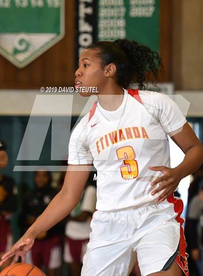 Thumbnail 3 in St. Mary's vs. Etiwanda (St. Mary's Stockton MLK Showcase) photogallery.