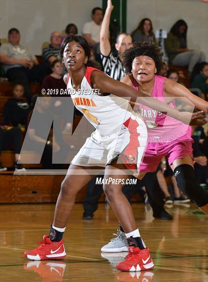 Thumbnail 3 in St. Mary's vs. Etiwanda (St. Mary's Stockton MLK Showcase) photogallery.