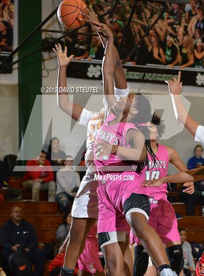 Thumbnail 2 in St. Mary's vs. Etiwanda (St. Mary's Stockton MLK Showcase) photogallery.