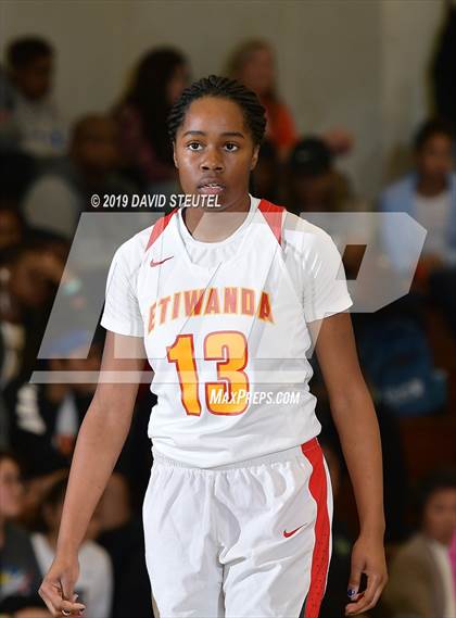 Thumbnail 2 in St. Mary's vs. Etiwanda (St. Mary's Stockton MLK Showcase) photogallery.