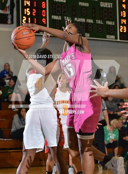 Thumbnail 2 in St. Mary's vs. Etiwanda (St. Mary's Stockton MLK Showcase) photogallery.