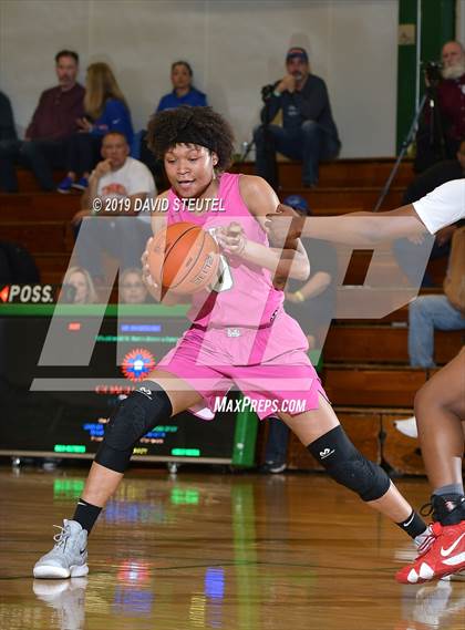 Thumbnail 2 in St. Mary's vs. Etiwanda (St. Mary's Stockton MLK Showcase) photogallery.