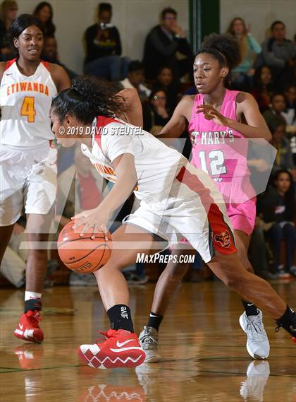 Thumbnail 1 in St. Mary's vs. Etiwanda (St. Mary's Stockton MLK Showcase) photogallery.